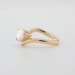 18K Yellow Gold 1ct Pear Cut Lab Diamond Wave Band Design Solitaire Ring - MMR