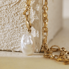 18K Yellow Gold Baroque Pearl Pendant Necklace with Handcrafted Irregular-Shaped Chain