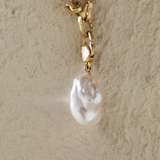 18K Yellow Gold Baroque Pearl Pendant Necklace with Handcrafted Irregular-Shaped Chain