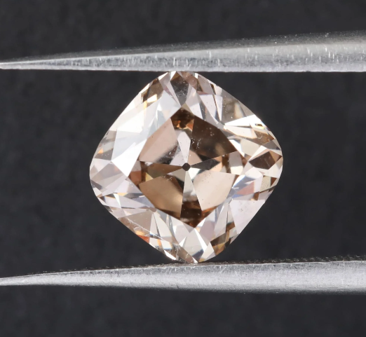 Characteristics of Old Mine-Cut Lab-Grown Diamonds MMR
