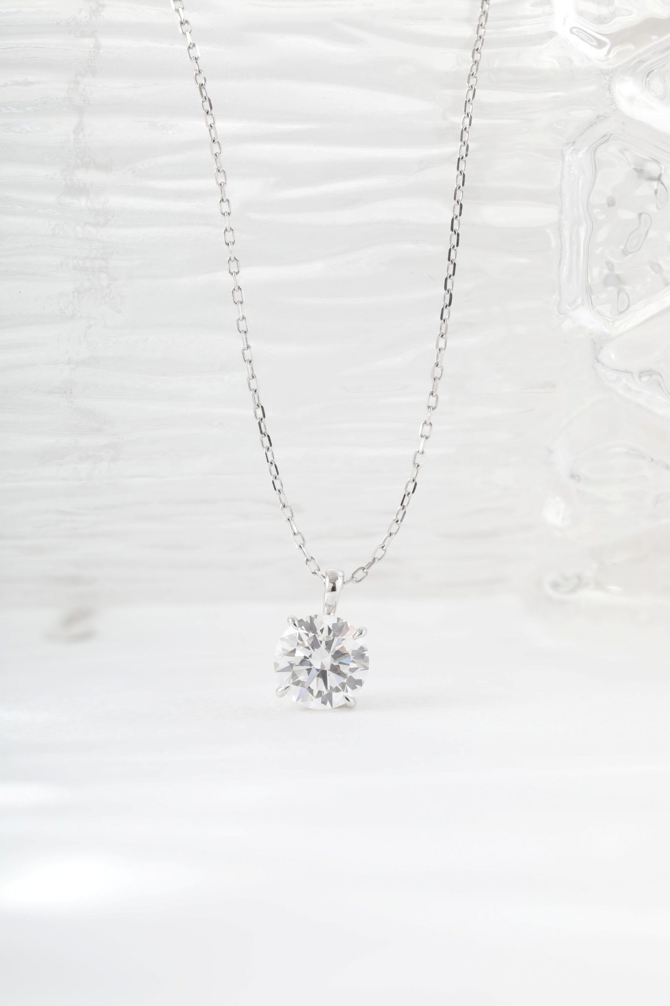 1 ct/ 2 ct Round solitaire 4-paw Pendant - MMR