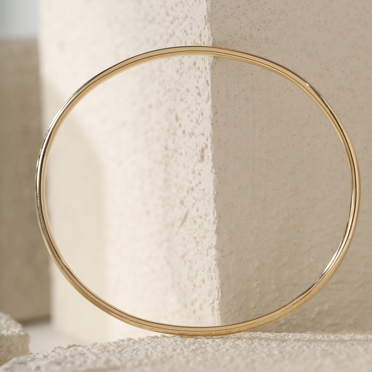14K Yellow Gold Hollow Tube Bangle Bracelet - MMR