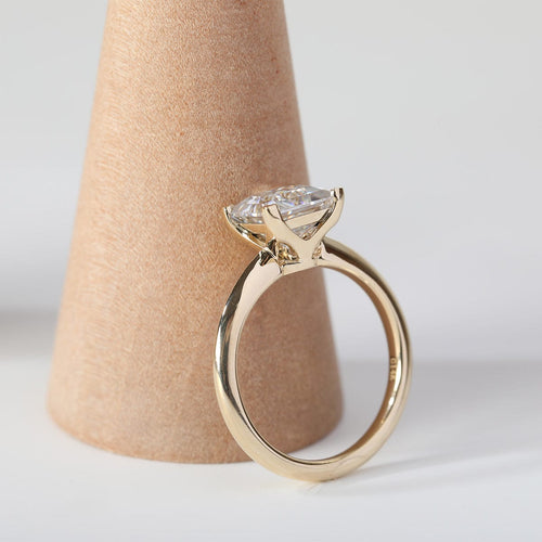14k Yellow Gold Princess Cut Solitaire Ring (Ring Setting Only)
