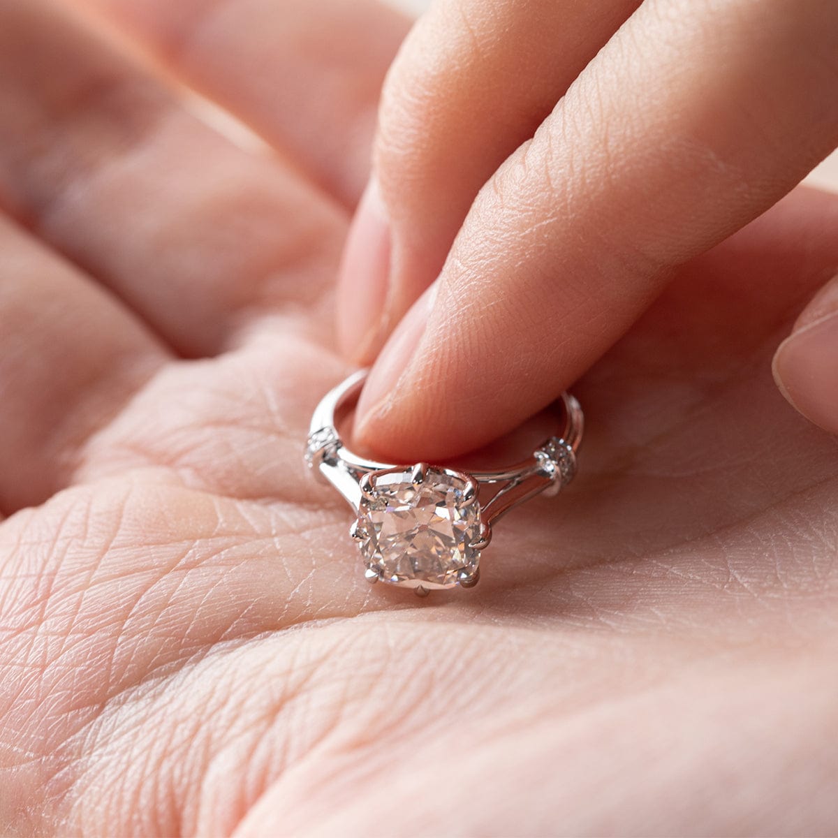 18K White Gold 3.04ct OMC Diamond Side-stone Wedding Ring