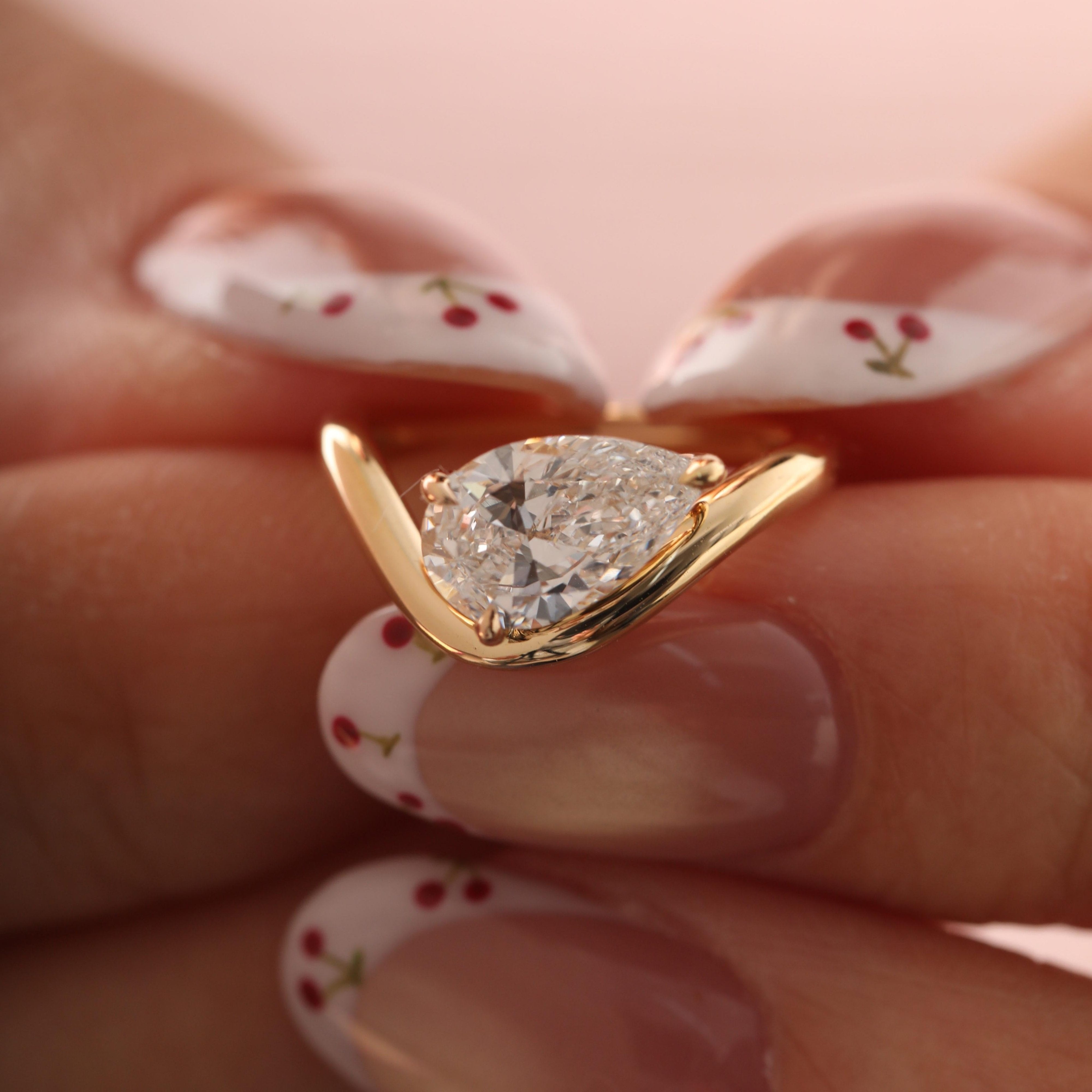 18K Yellow Gold 1ct Pear Cut Lab Diamond Wave Band Design Solitaire Ring - MMR