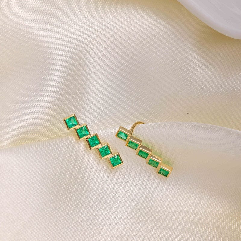 18k Yellow Gold Emerald Geometric Pattern Earrings