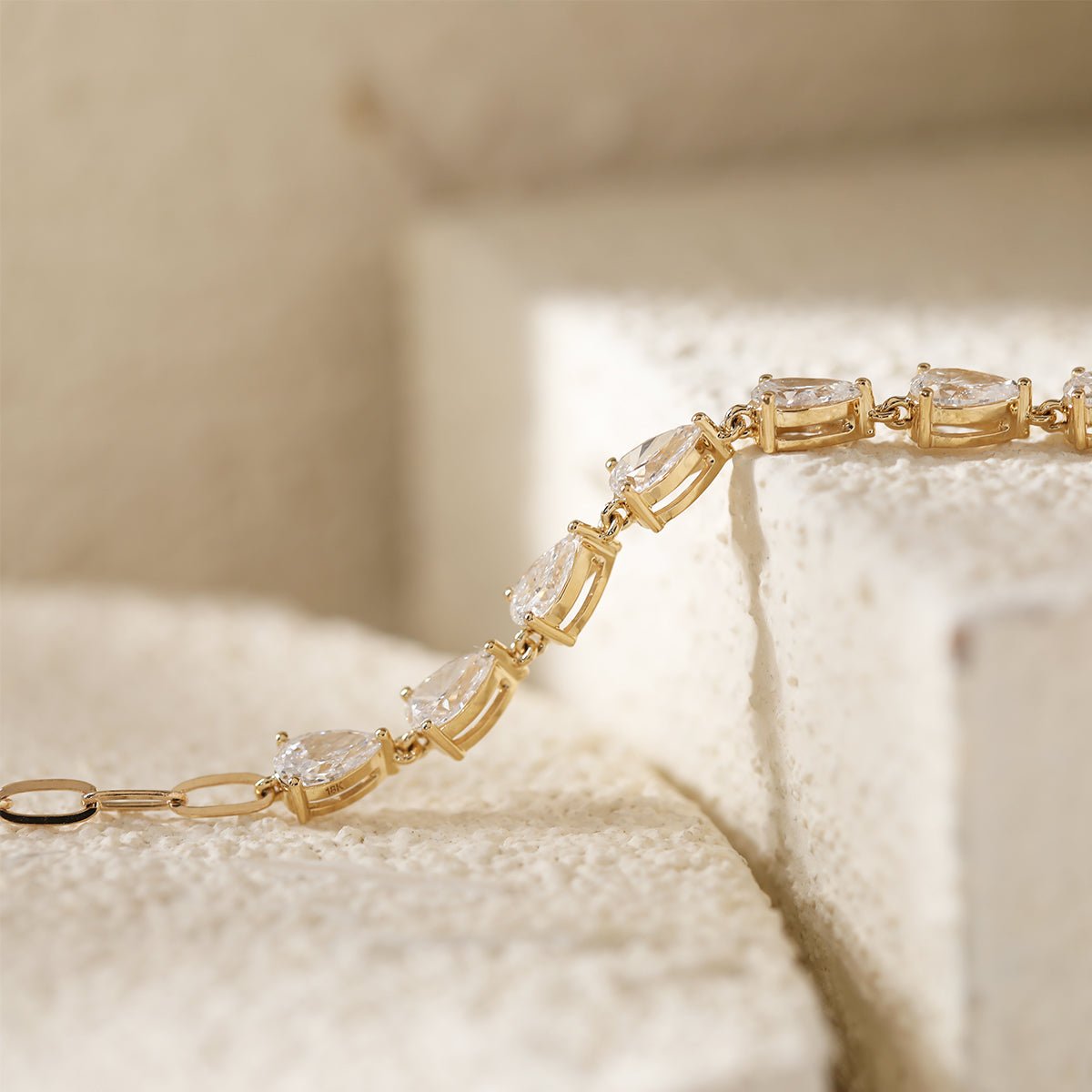 18K Yellow Gold Pear Lab Diamond 9 Stone Chain Bracelet - MMR