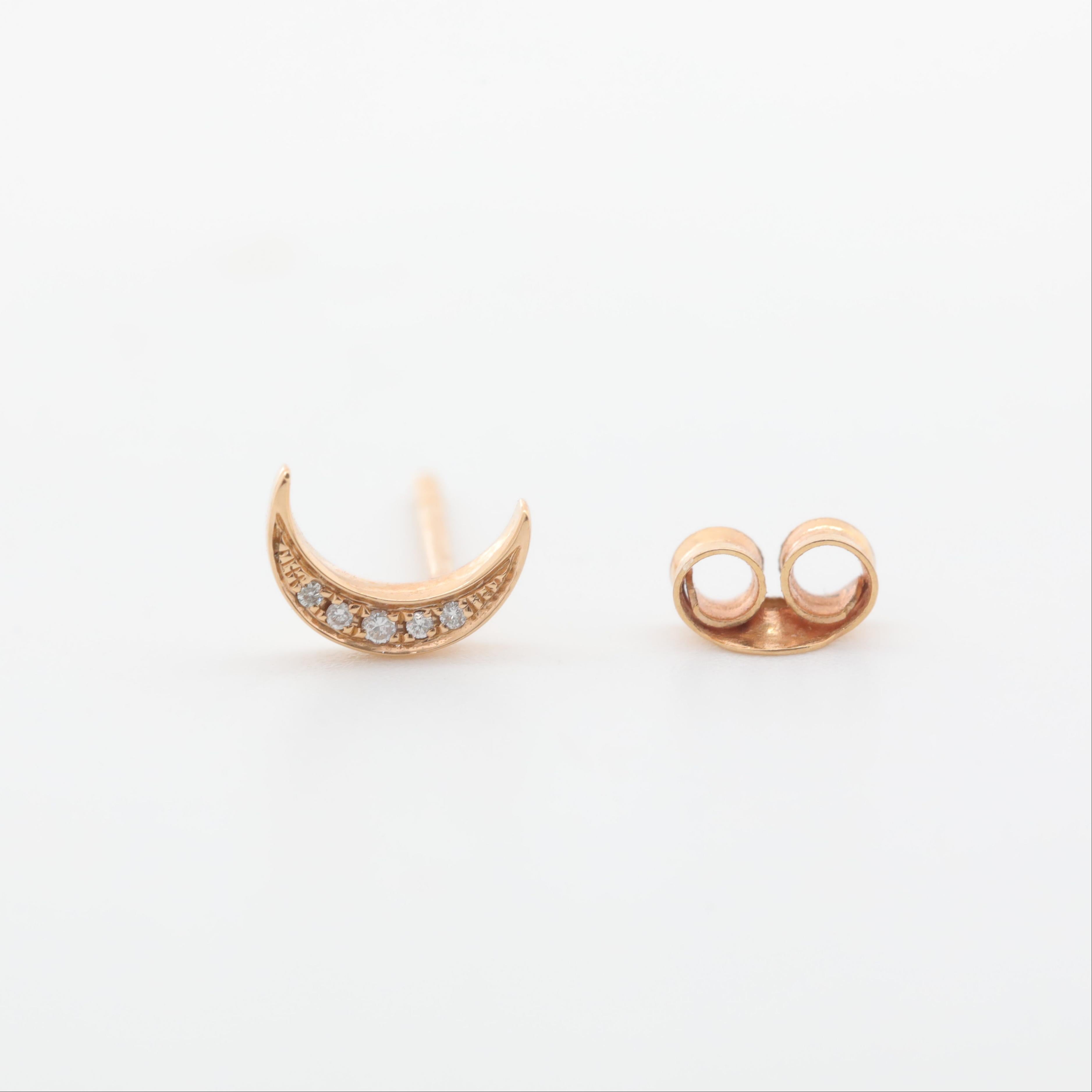 18K Yellow Gold Round Natural Diamond Moon Design Stud - MMR