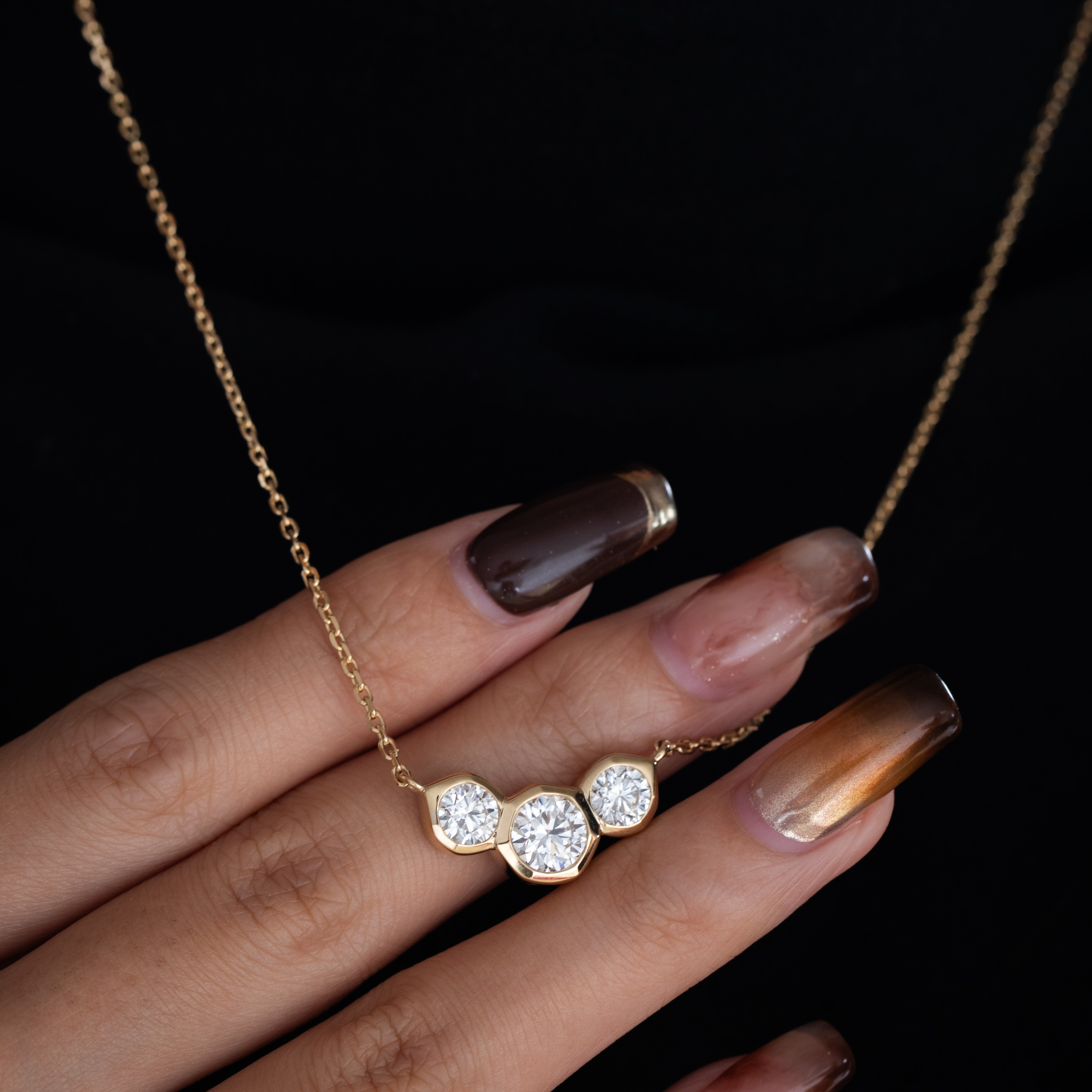 Cherished Moments 14K Yellow Gold 2 ct tw Round Lab Diamond Three-stone Bezel Pendant Necklace (FG Color, VS Clarity)