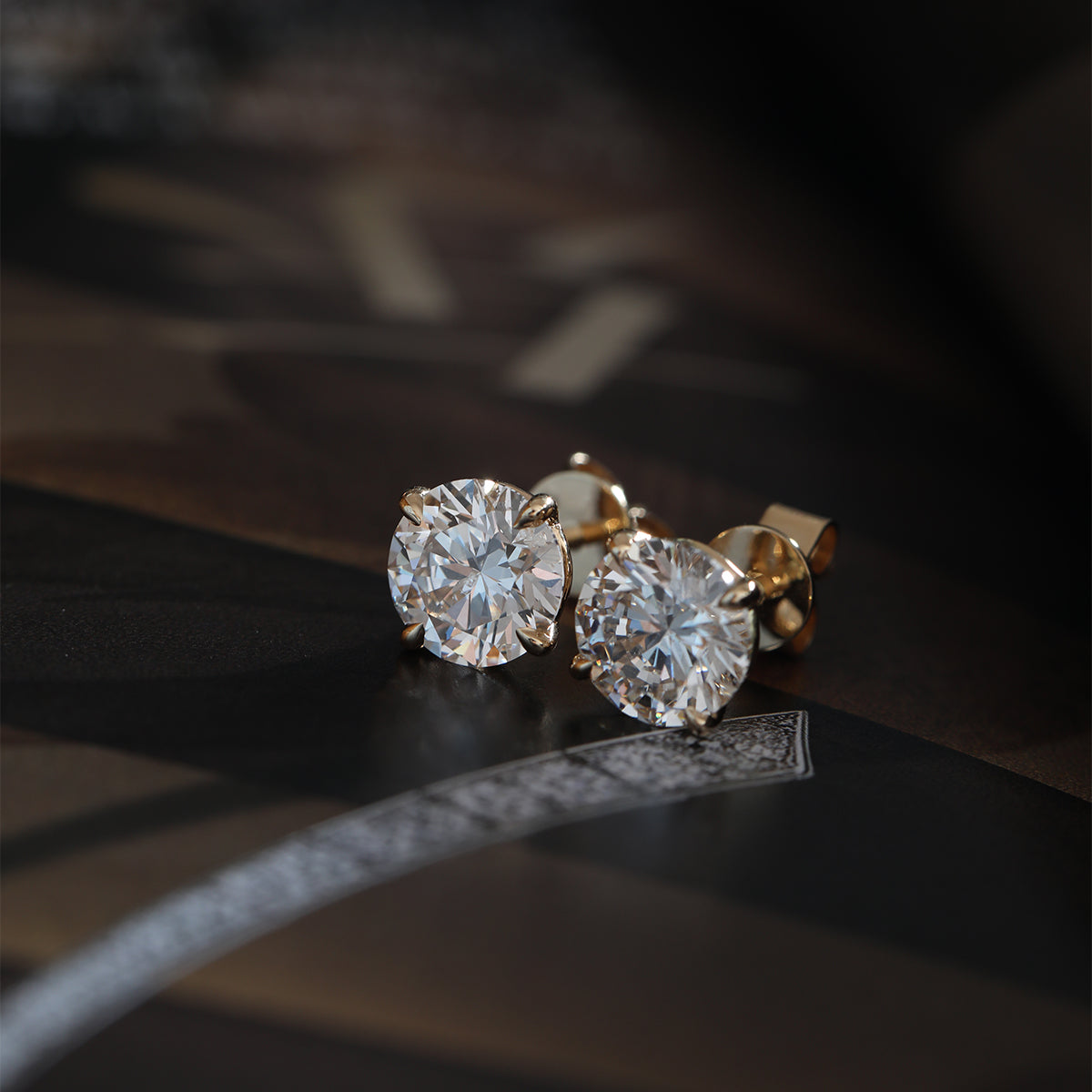 Cherished Moments 14K Gold 2 ct tw Round Cut Lab Diamond 4 Prongs Martini Stud Earrings (FG Color, VS Clarity)