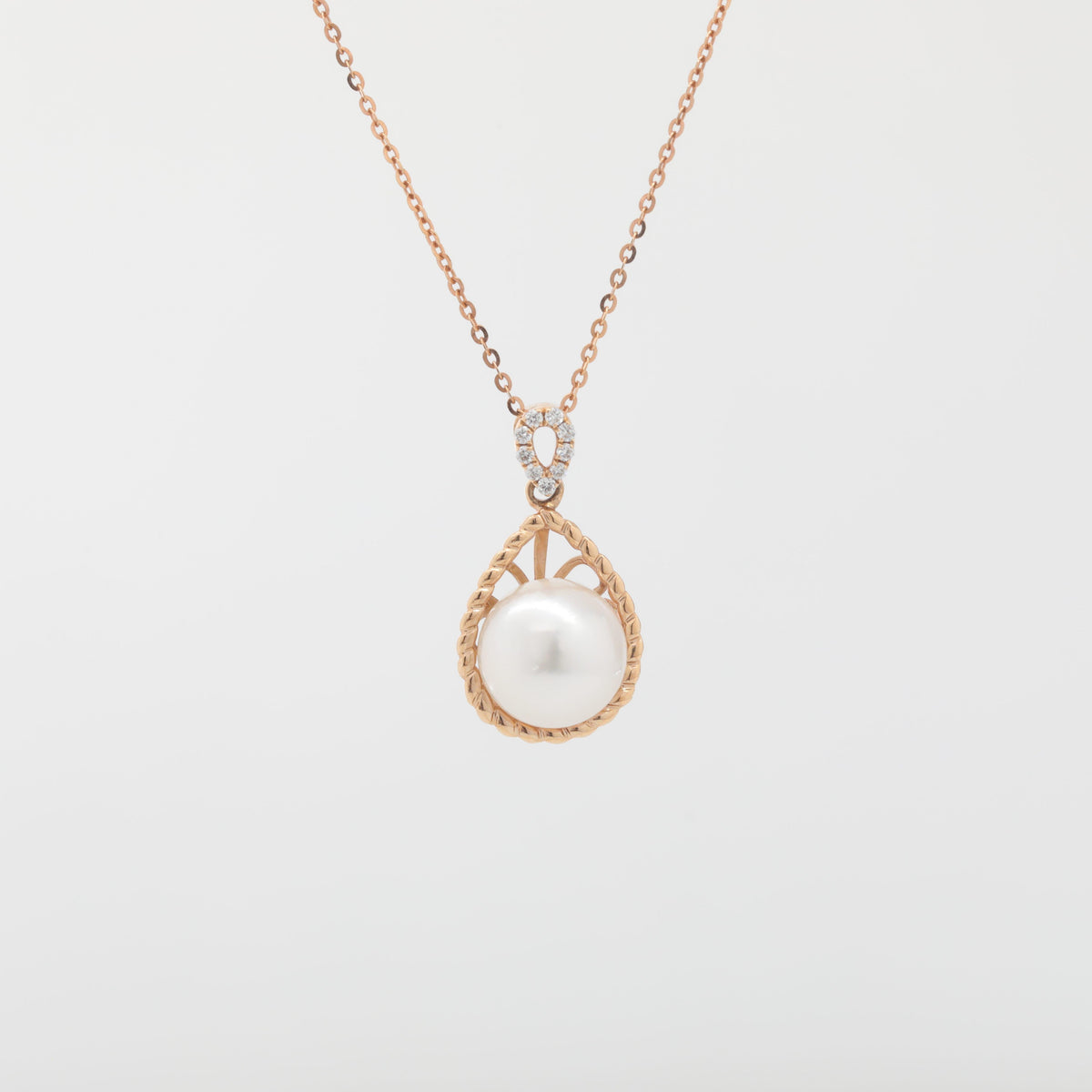 18K Yellow Gold Freshwater Pearl Pendant