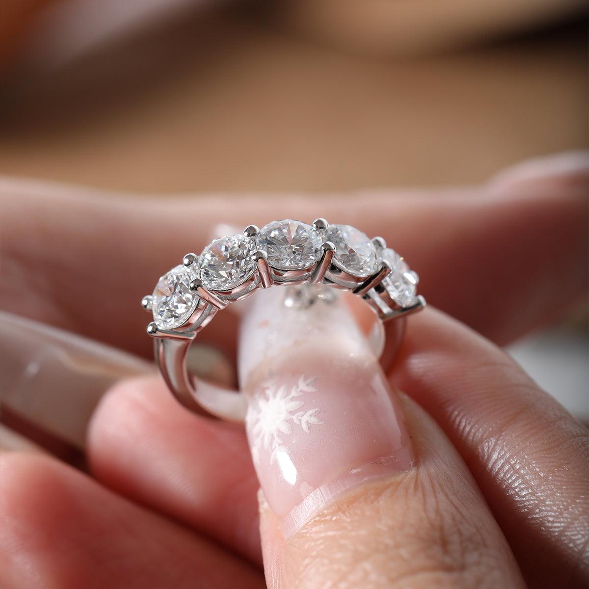 14K White Gold 5-Stone Round Diamond Cocktail Ring with Smooth Ring Cut Design