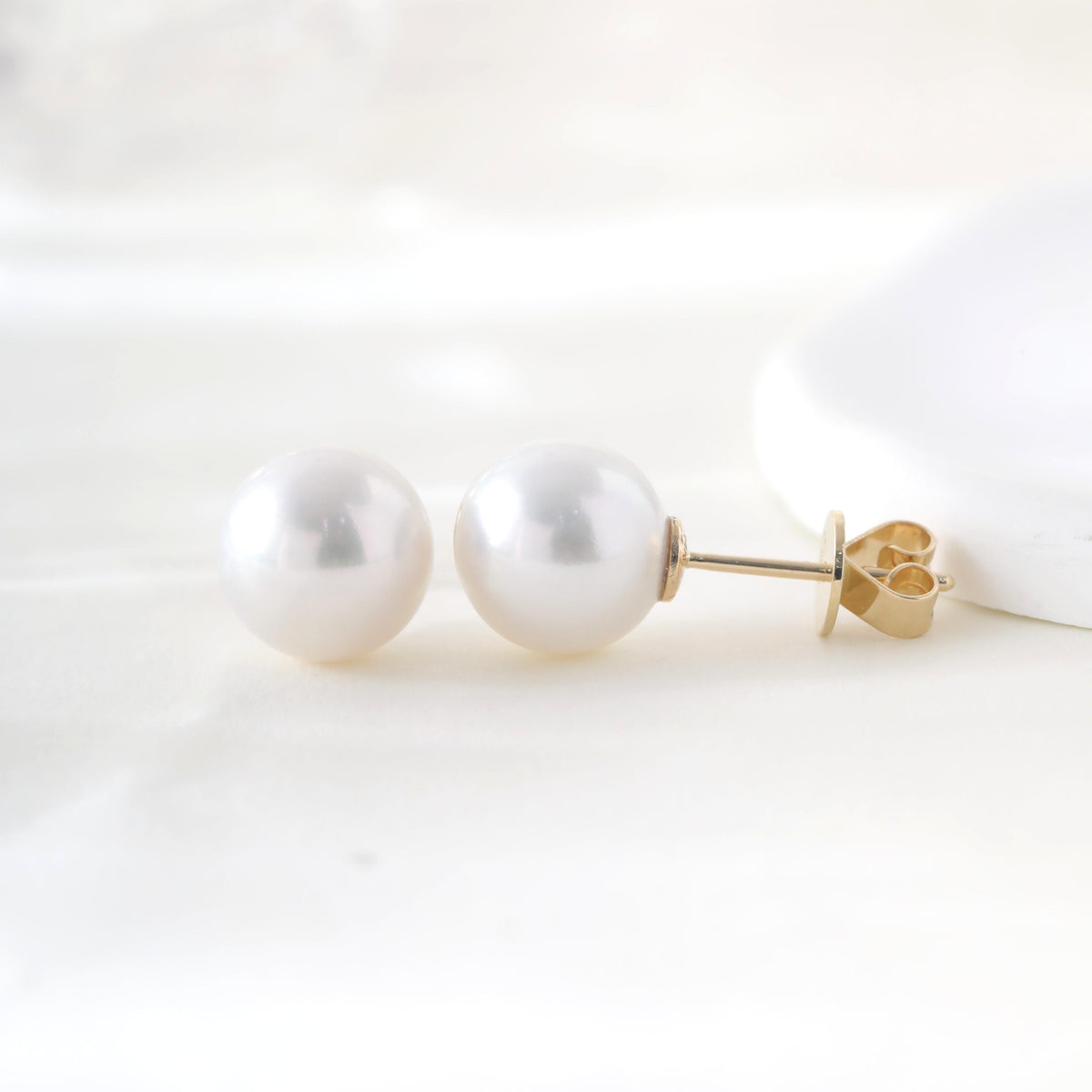 14K Yellow Gold 9.5mm Fresh Water Pearl Stud Earrings with Push Backs