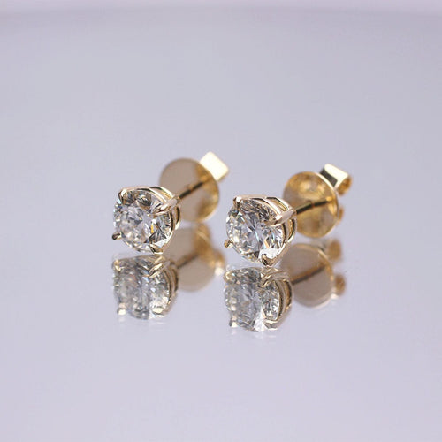 Four Round Prongs Classic Lab-Grown Round Diamond Stud Earrings