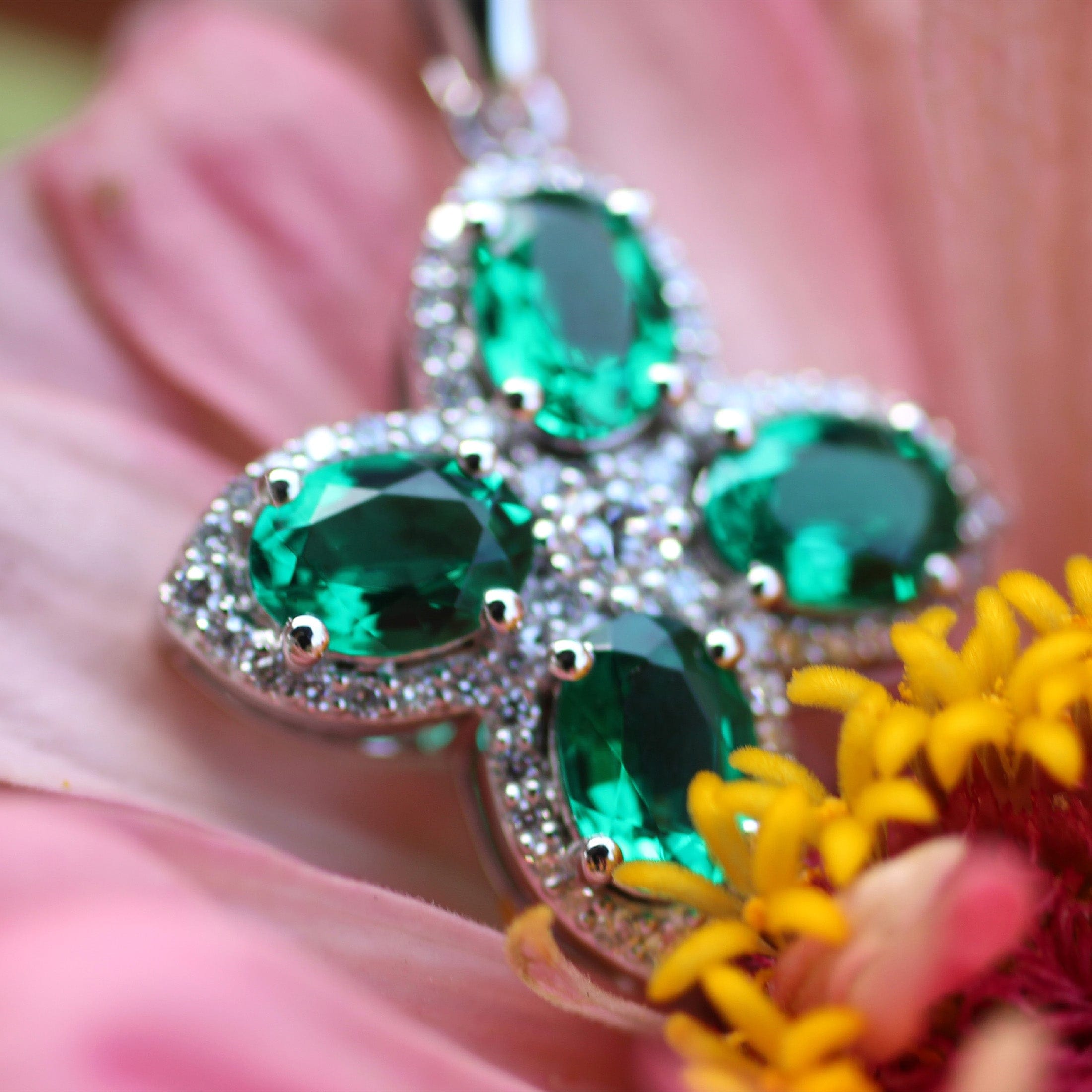 PT950 Emerald & Diamond Four leaf Clover Necklace